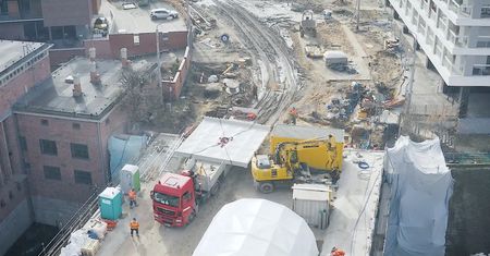 Wrocław. Odrestaurowany fragment Mostu Pomorskiego wrócił na swoje miejsce. Powstał jeszcze w XIX wieku