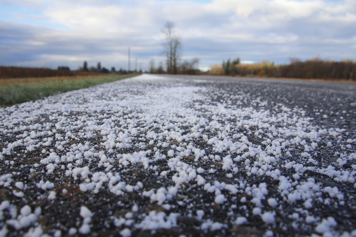 Jest kilka sposobów na ochronę butów przed solą drogową