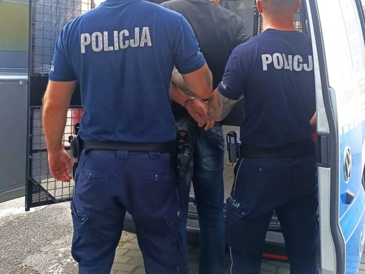 Oświęcim: Pijany 40-latek napastował 10-letnią dziewczynkę. Na pomoc dziecku ruszyli świadkowie