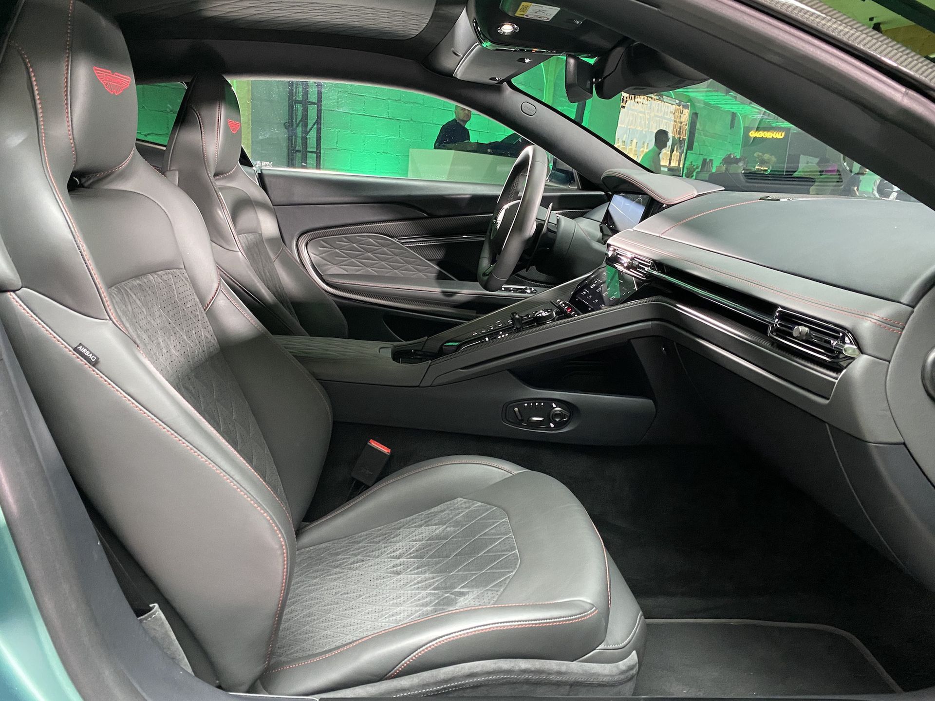 Aston Martin DB12 – polska premiera