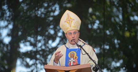 Koronawirus. Prymas Polski przebywa na kwarantannie domowej