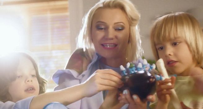 Figurki ze smerfami promują zakupy w Lidlu z owocami i warzywami (wideo)