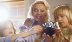 Figurki ze smerfami promują zakupy w Lidlu z owocami i warzywami (wideo)