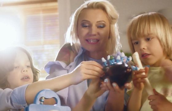 Figurki ze smerfami promują zakupy w Lidlu z owocami i warzywami (wideo)