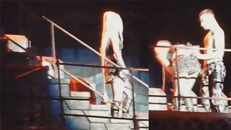 Lady Gaga WYMIOTUJE NA SCENIE!