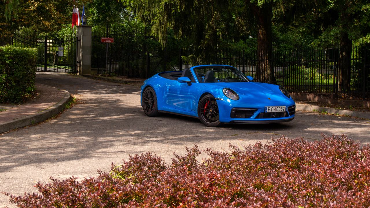 Porsche 911 Carrera 4 GTS Cabriolet