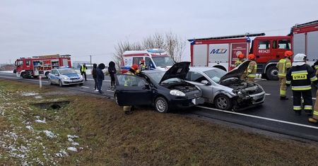 Groźny wypadek na krajowej 79 (powiat opatowski)