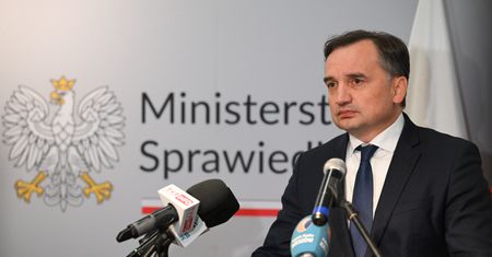 Tak prokuratura Zbigniewa Ziobry "łamała biznesmenów". Raport mówi o nadużyciach