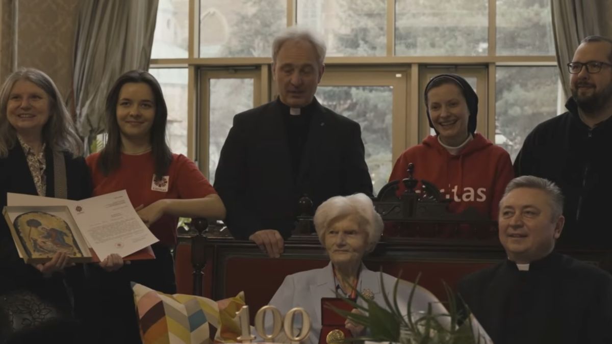 Pani Kazimiera obchodzi 100. urodziny. Od 60 lat działa w Caritasie