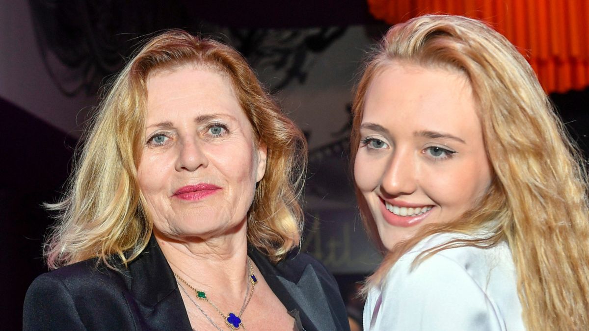 Wnuczka Grażyny Szapołowskiej została dziennikarką