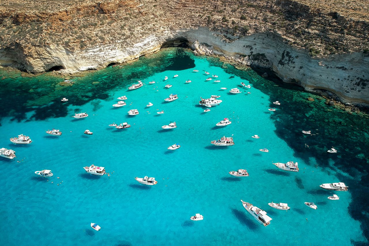 Lampedusa. Wyspiarski raj z problemami