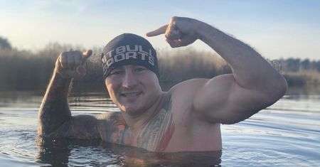 Czy on zwariował? Artur Szpilka w wyjątkowy sposób uczcił najzimniejszy dzień roku