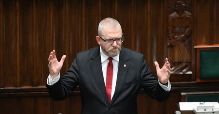 Braun zerwał ukraińską flagę. Wojewoda zapowiada kroki