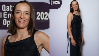 Odziana w czarną maxi Iga Świątek zadaje szyku na imprezie w Katarze (ZDJĘCIA)