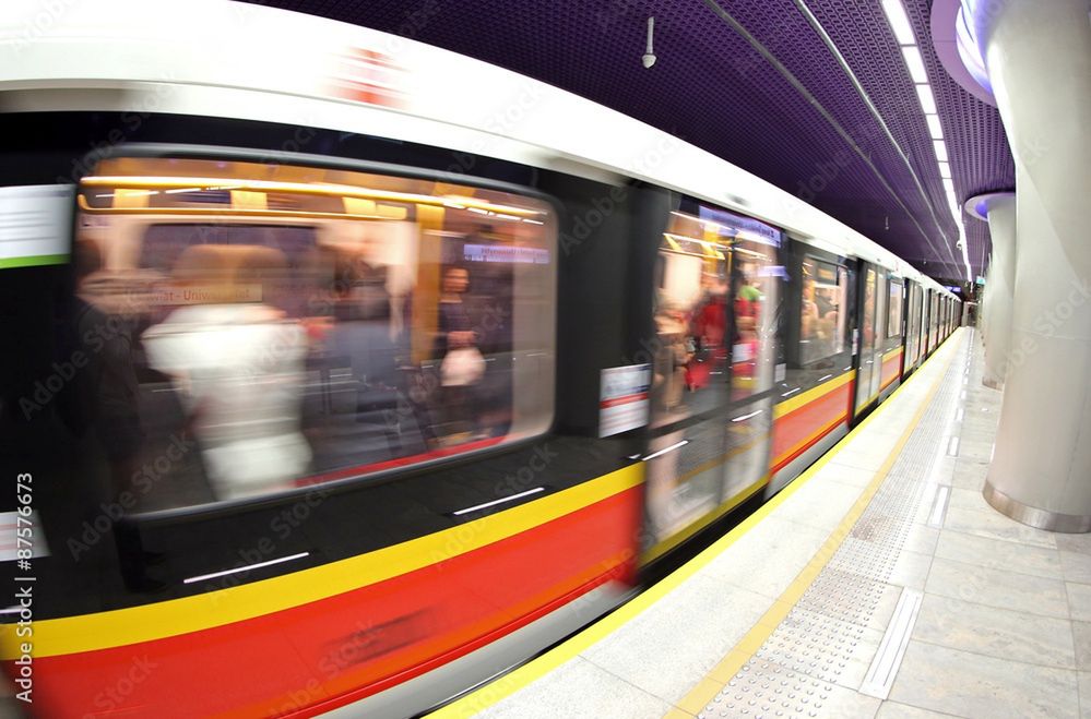 Warszawskie metro ponownie dostępne! Naprawy zakończone, testy zaliczone. Jest jeden haczyk