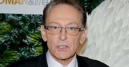 Ożenił się czwarty raz. Tylko patrzcie na strój panny młodej