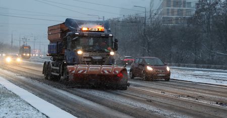 Pogoda: IMGW wydaje alerty przed marznącymi opadami i oblodzeniem