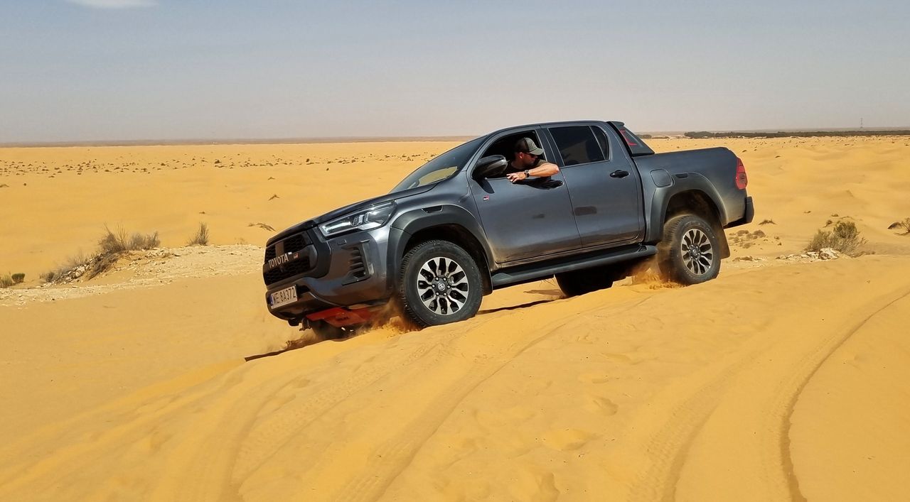 Toyota Hilux bez problemu jechała na tunezyjskim paliwie, bo jeździła krótko. Większym zmartwieniem w nowoczesnych autach może być Ad Blue