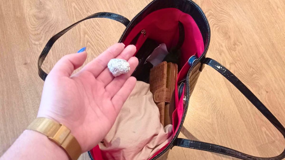 Ten trik działa na elektryzujące się włosy 