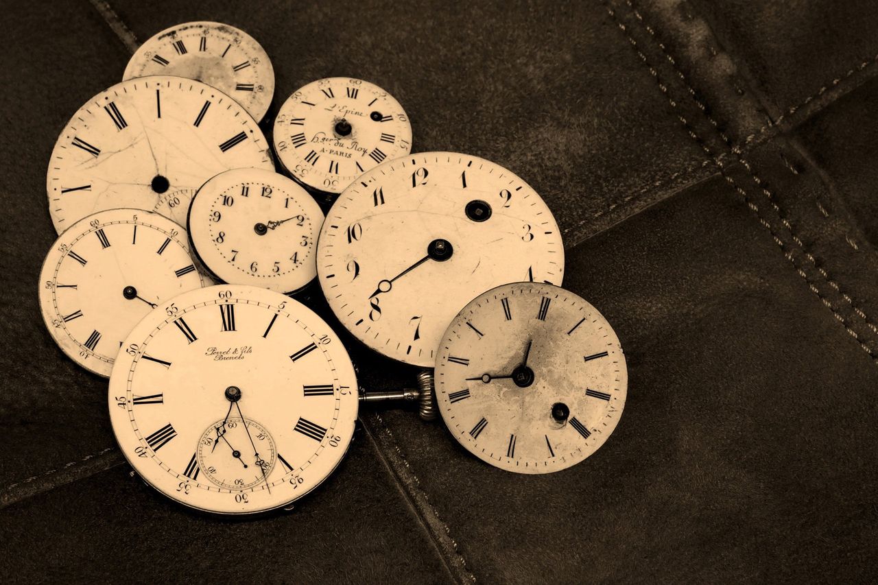 Czas to… kłopot. Na czym polegają problemy z zapisem czasu?