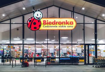 Pracował w Biedronce. Mówi, co działo się przed świętami