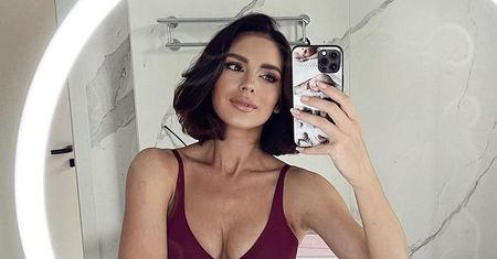 Klaudia Halejcio z odsłoniętym brzuszkiem ogłasza POWRÓT DO FORMY sprzed ciąży: "Nawiązuję porozumienie ze swoim ciałem" (FOTO)