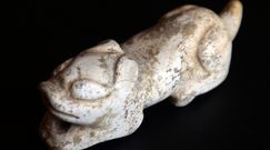 Bezcenny amulet. Leżał w skrzyni pełnej staroci