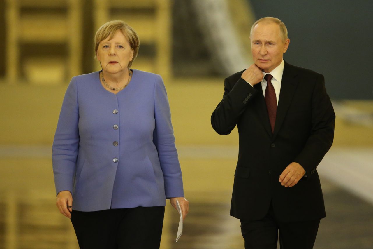 "Angelo, proszę, wybacz". Putin przeprasza Merkel za swojego psa