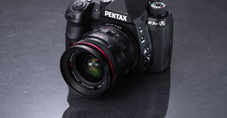 Pentax K-3 III: stabilizowana matryca APS-C, 26 Mpix i 12 kl./s