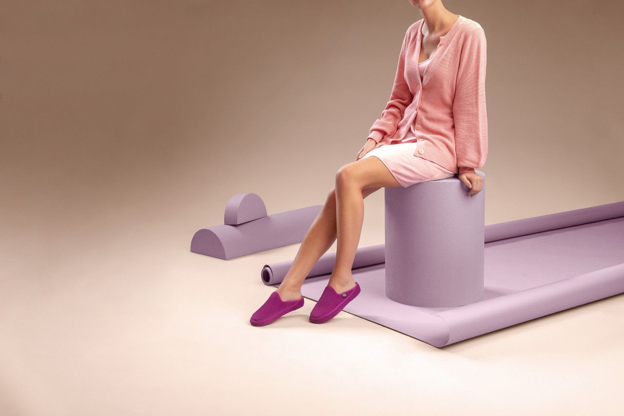 Wygodne kapcie Scholl – idealne obuwie domowe