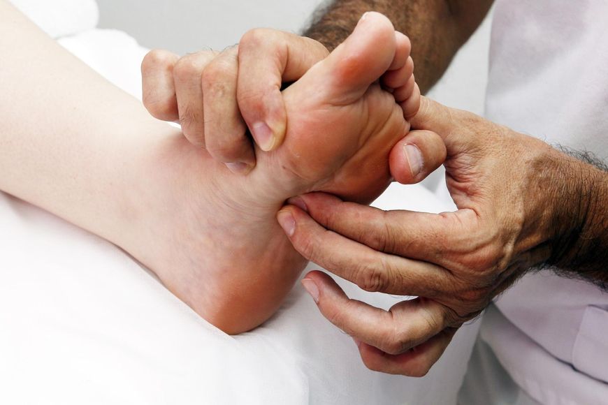 Ból i pieczenie stóp może wskazywać na poważne choroby