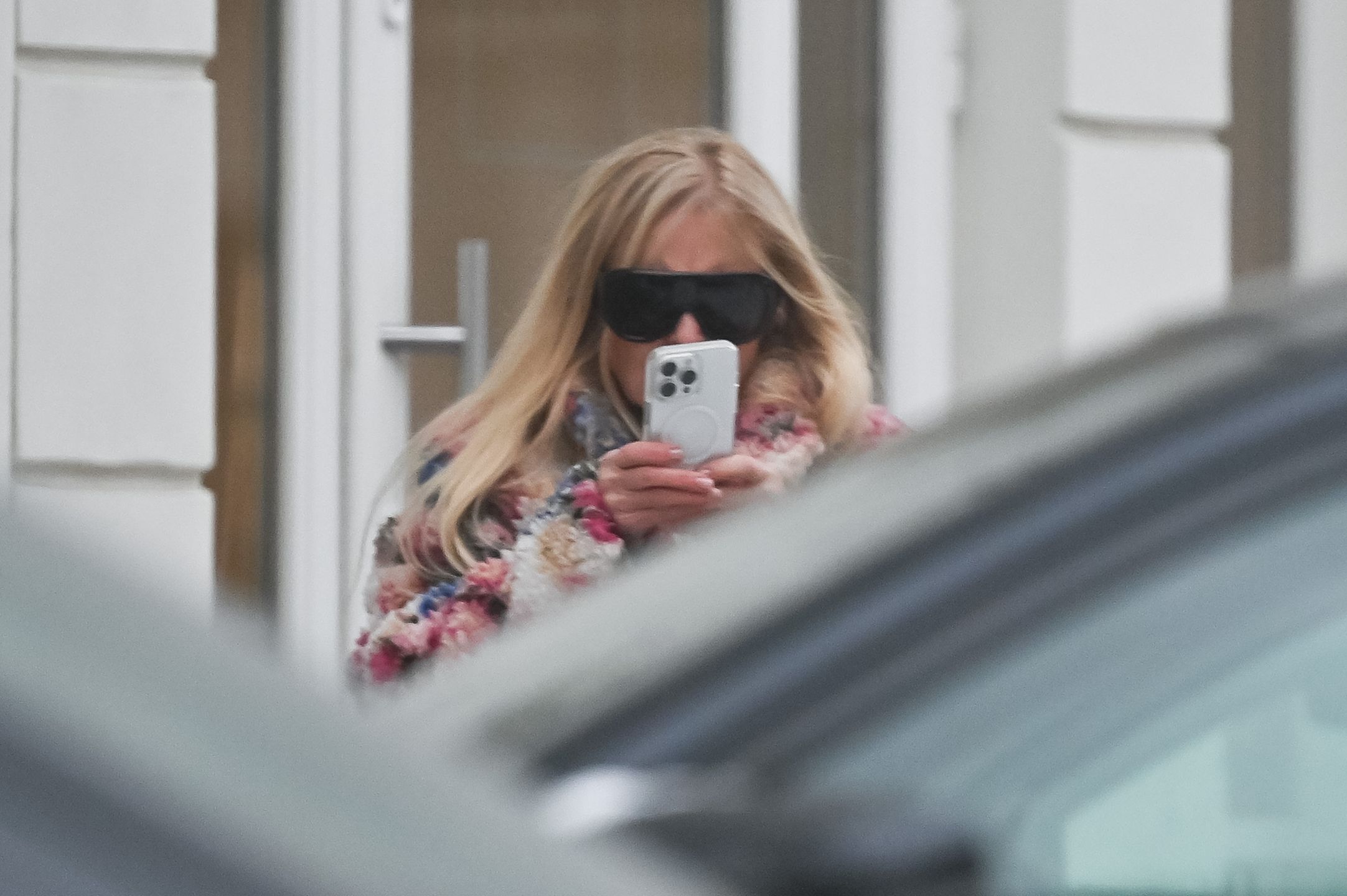 Monika Olejnik wraca z zakupów