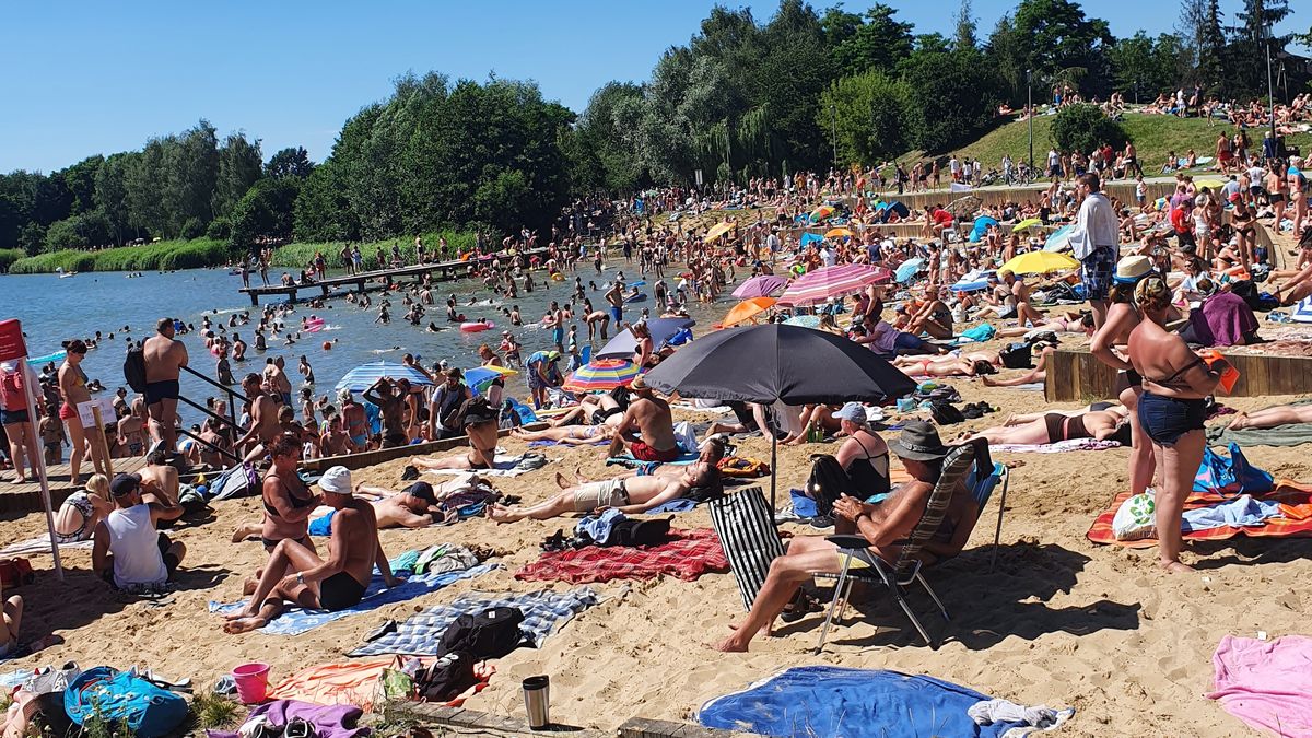 Polacy nie noszą już maseczek. Zapomnieli o koronawirusie?