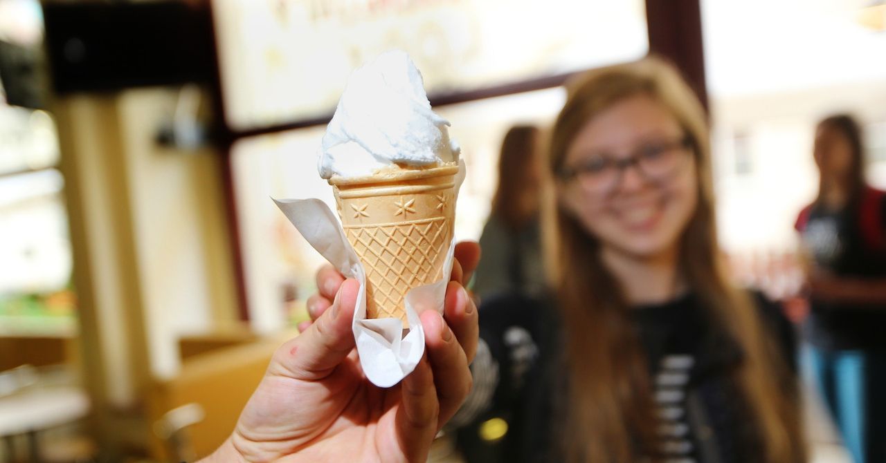 Gdzie na lody w Nowej Hucie? Kolejki będą na pewno, ale smakosze twierdzą, że warto poczekać!