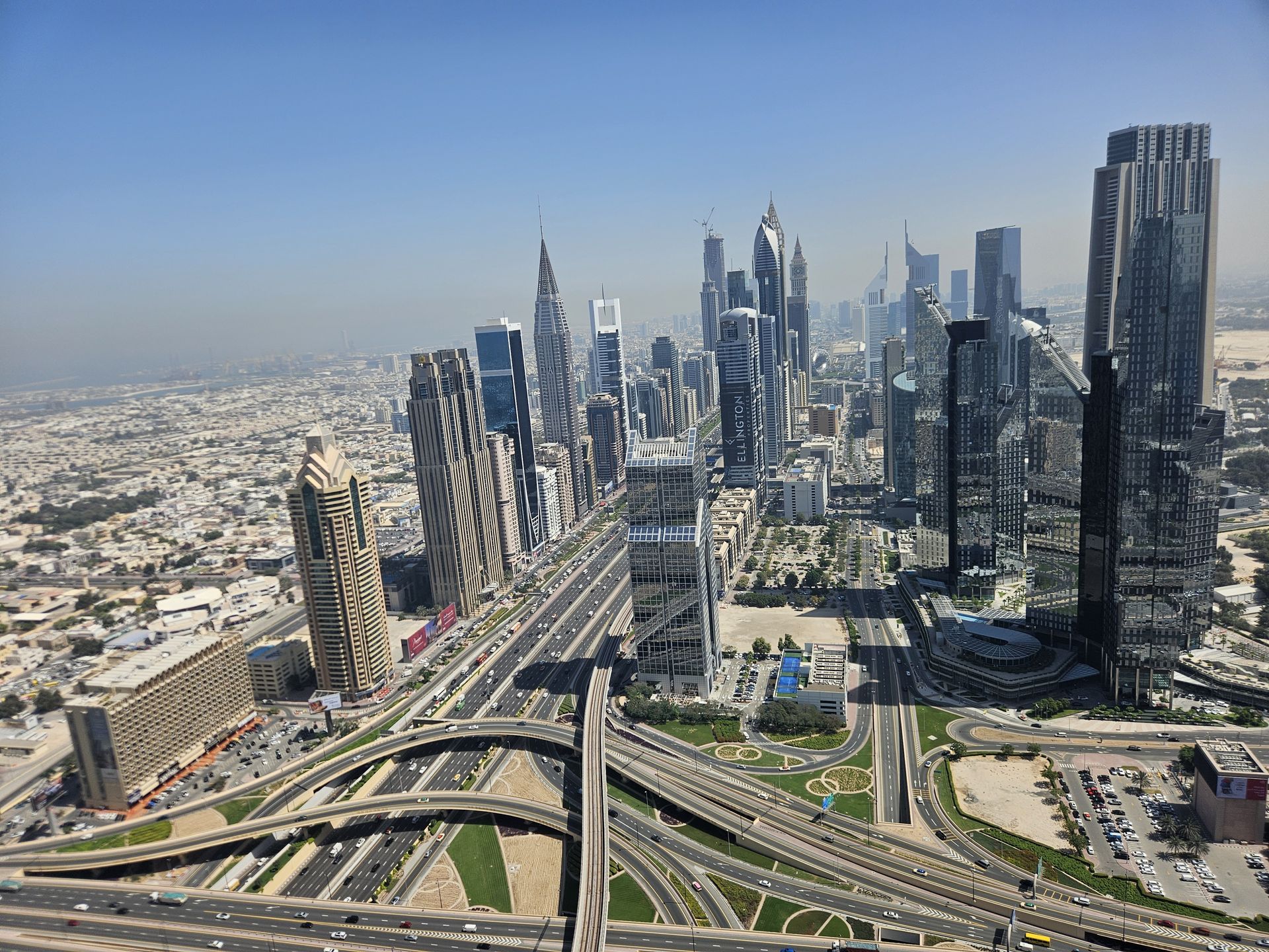 Z tarasu możemy zobaczyć panoramę całego Dubaju