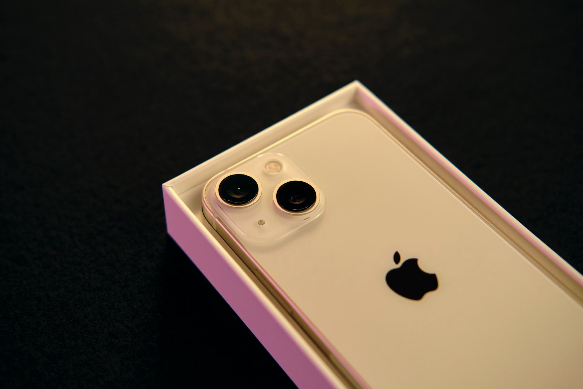 Ciekawi mnie, co zrobi Apple. Będzie musiał się postarać, byś nie kupił najtańszego iPhone'a 14 1