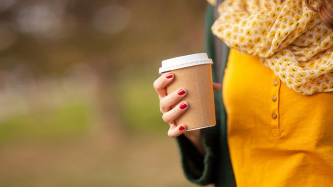 Kolor musztardowy świetnie pasuje do barw jesieni