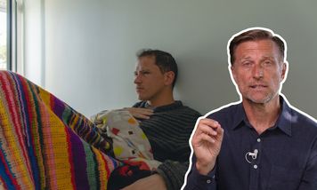 Czytelny objaw pasożytów. Dr Berg zdradza, co "odbierają organizmowi"