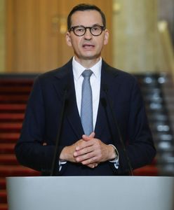 Morawiecki pozujący na heroicznego obrońcę polskich granic przekracza granice żenady [OPINIA]