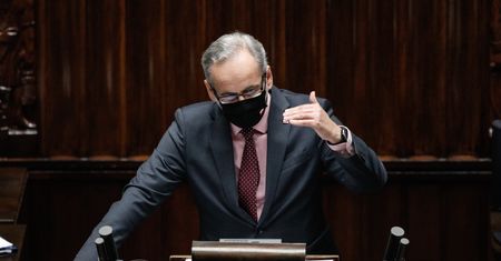 Koronawirus. Sejm wysłuchał sprawozdania ministra zdrowia Adama Niedzielskiego