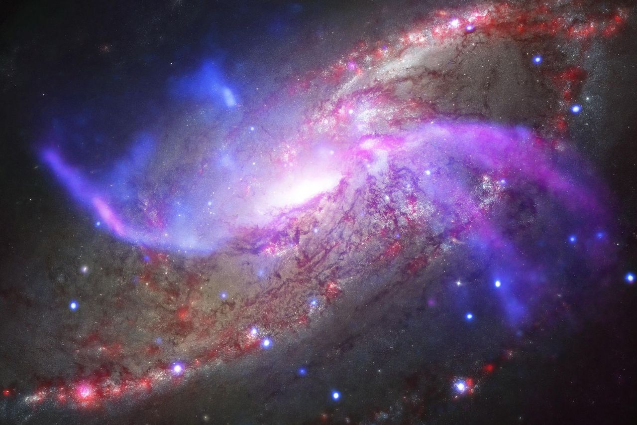 NASA. Kosmiczny Teleskop Hubble’a - kolorowe zdjęcia to efekt Photoshopa