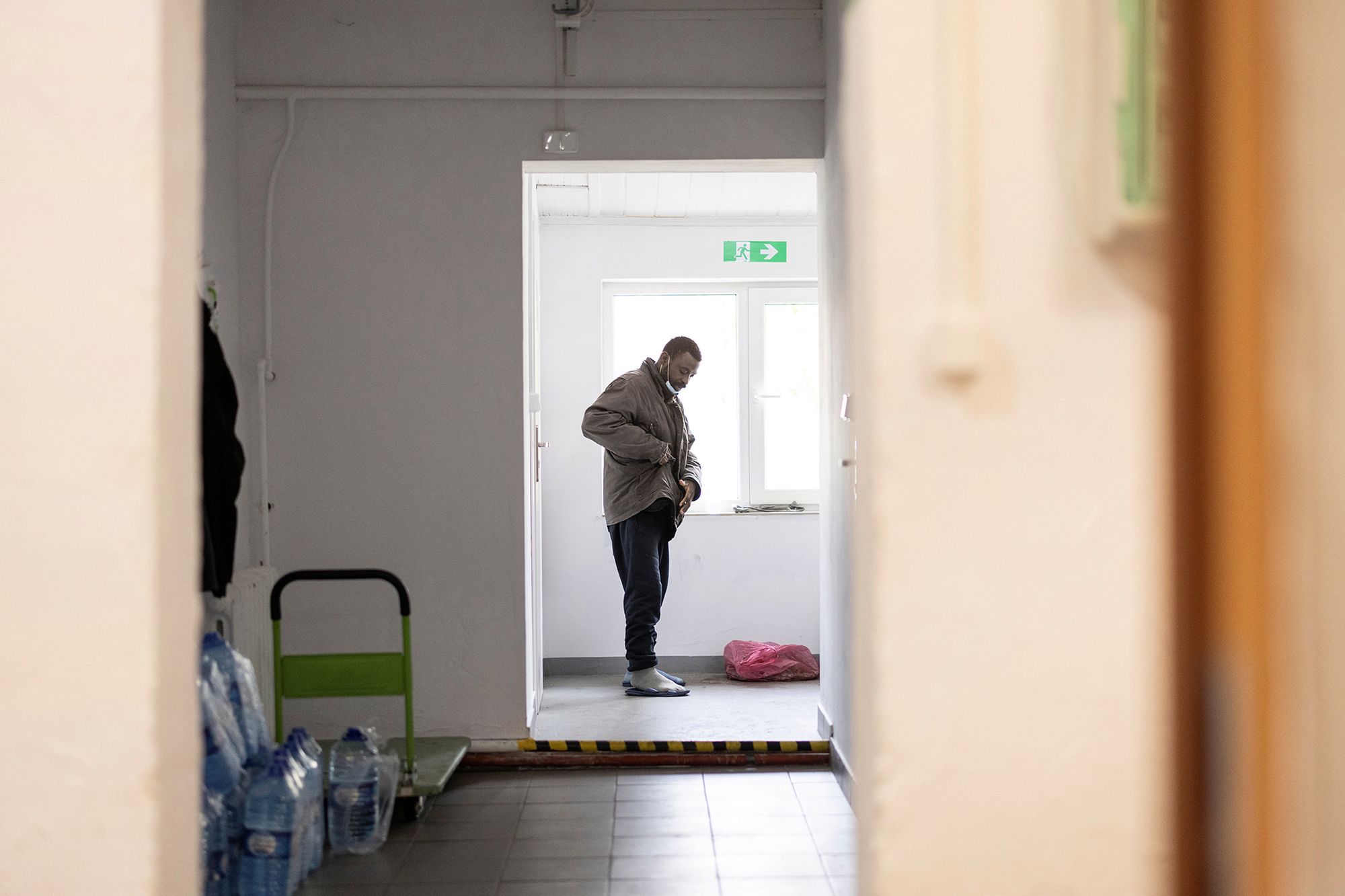 Migranci w białostockim ośrodku. Odwiedził ich fotograf agencji Reutera 7