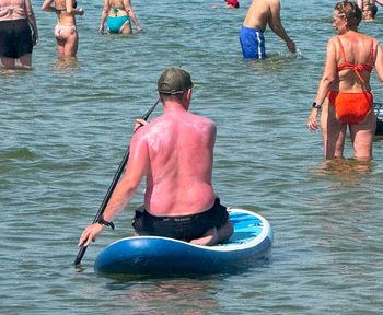 "Nie odróżniają opalenizny od oparzenia". Zdjęcie z Sopotu obiegło Internet