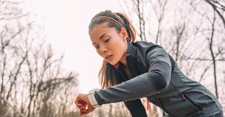 Damska kurtka softshell. W jakich sytuacjach sprawdzi się najlepiej?