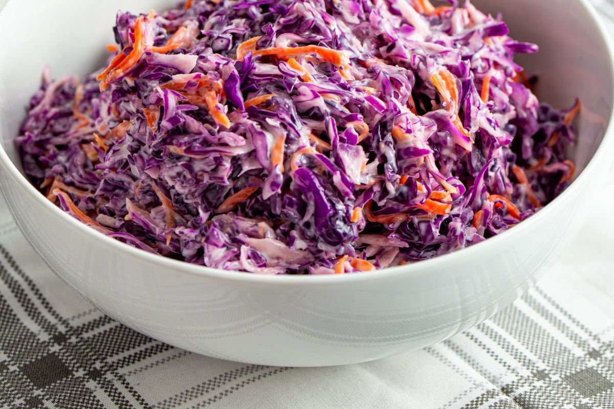 A refreshing twist: Quick and easy coleslaw for summer dinners