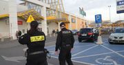 Nowe obostrzenia. Policja wchodzi do sklepów