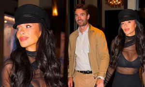 Nicole Scherzinger kroczy u boku narzeczonego w PRZEŚWITUJĄCEJ mini. HOT? (FOTO)