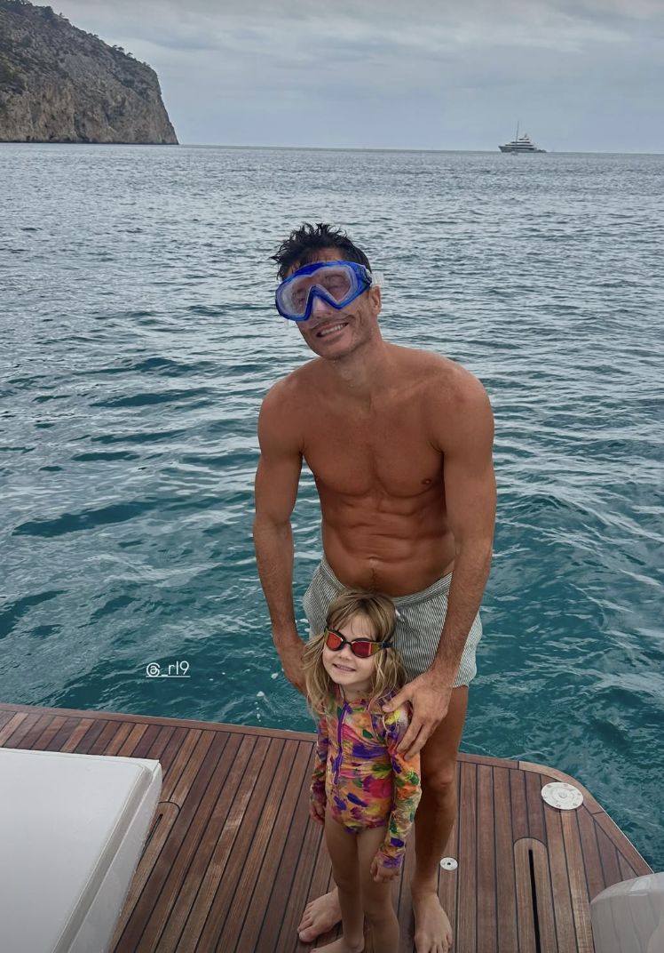 Robert Lewandowski nurkuje z córką
