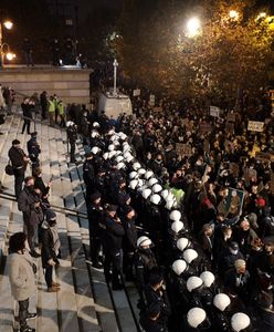 Strajk kobiet w Katowicach. Protesty są coraz ostrzejsze. Przepychanki z policją