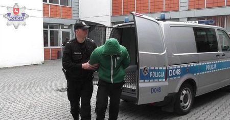 Starcie pseudokibiców pod Radzyniem Podlaskim. Kibole zaatakowali kamieniami policjantów